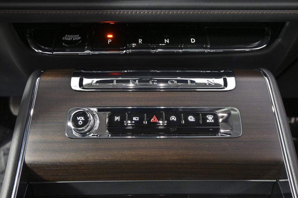 New 2026 White Lincoln Reserve image 32