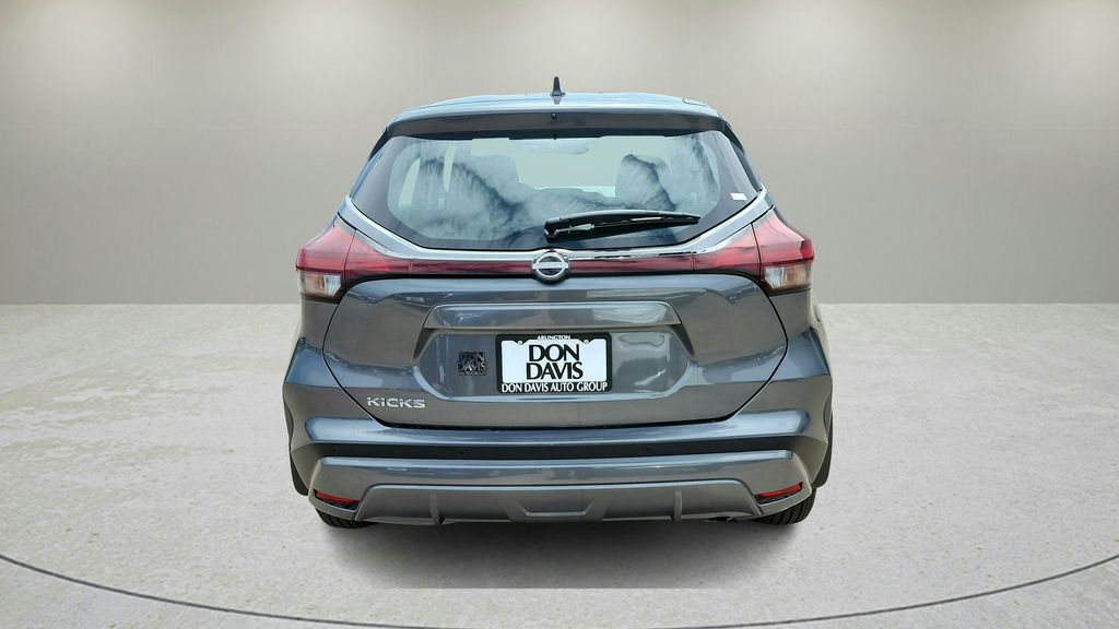 2025 Nissan Kicks Play