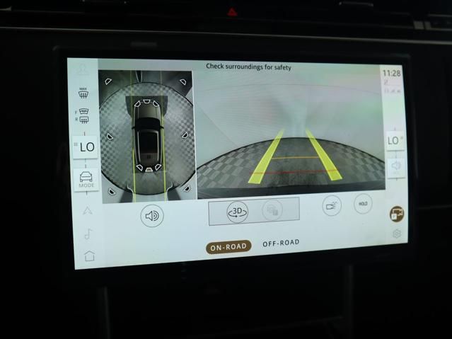 Thumbnail: 2025 Land Rover Range Rover - 17