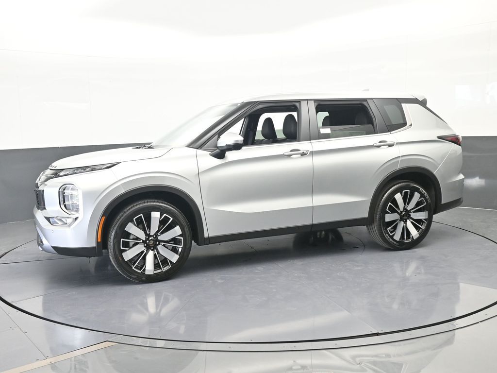 New 2026 Silver Alloy Mitsubishi SE image 2