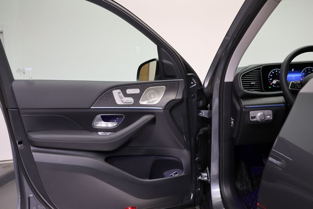 Thumbnail: 2026 Mercedes-Benz GLE - 31