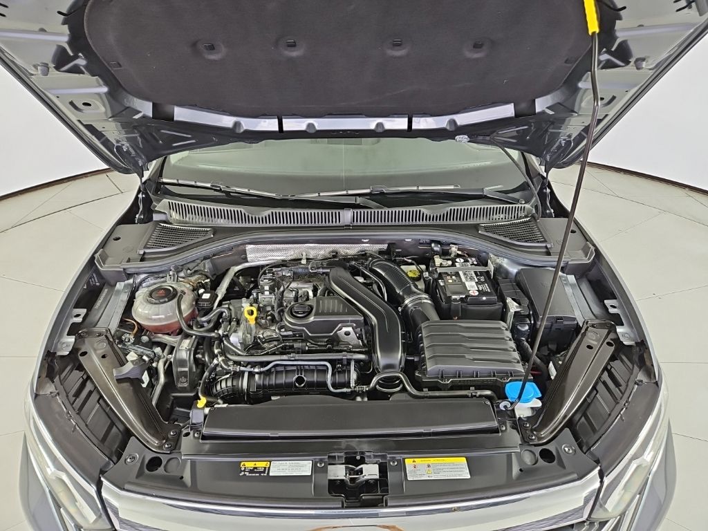 Thumbnail: 2023 Volkswagen Jetta - 6