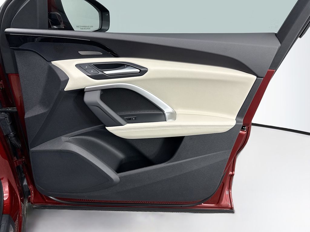 Thumbnail: 2025 Audi Q5 - 24