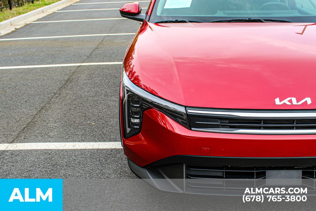 Used 2025 Red Kia LXS image 12