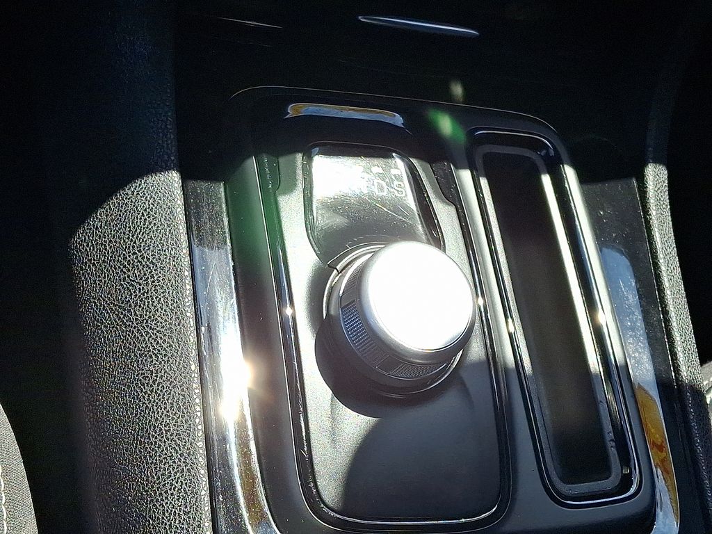 2022 Chrysler 300 — photo 16