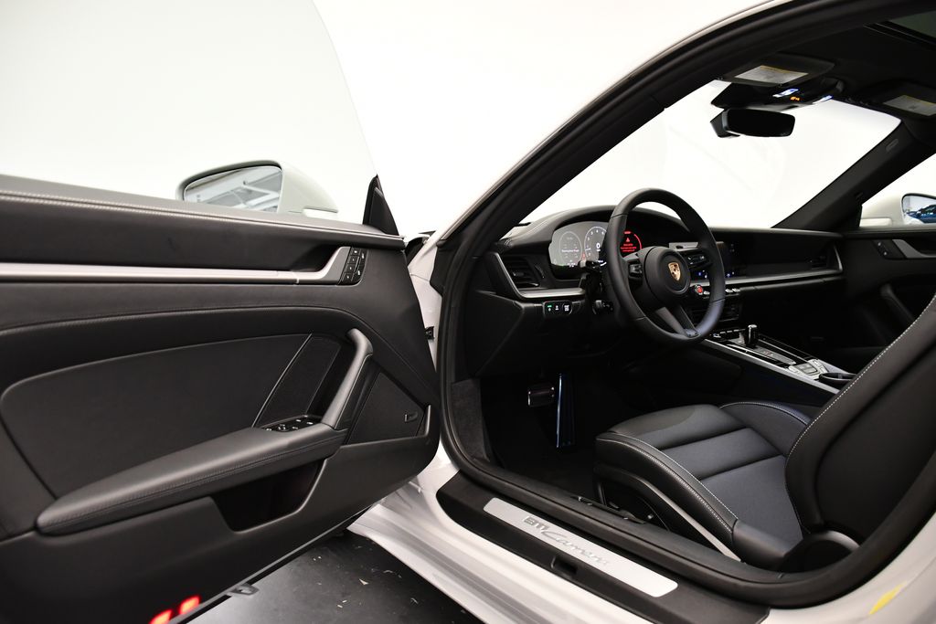 2026 Porsche 911 - Photo 40