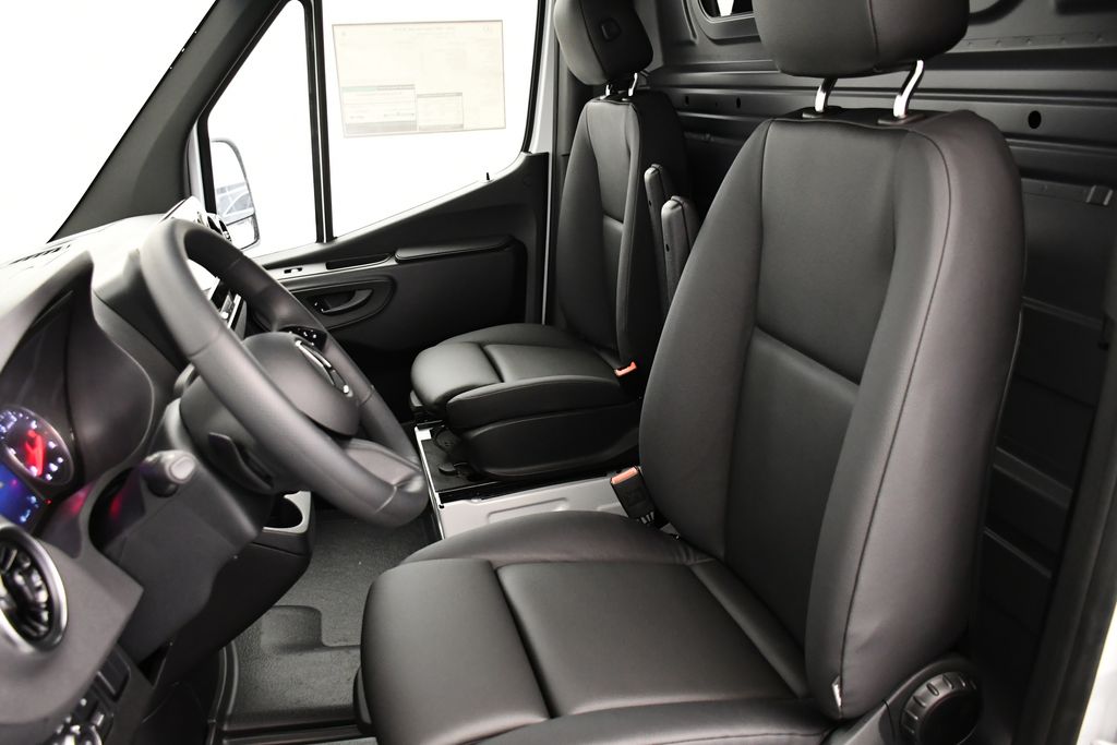 Thumbnail: 2026 Mercedes-Benz Sprinter - 27