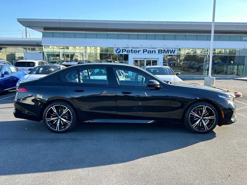 Thumbnail: 2025 BMW 5 Series - 6