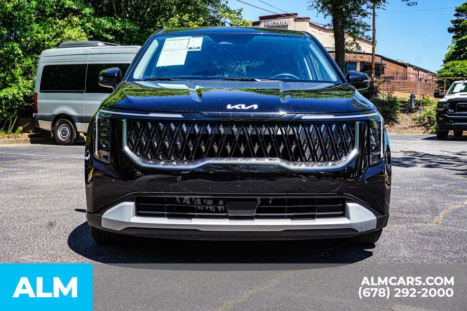 Used 2025 Black Kia LXS image 10