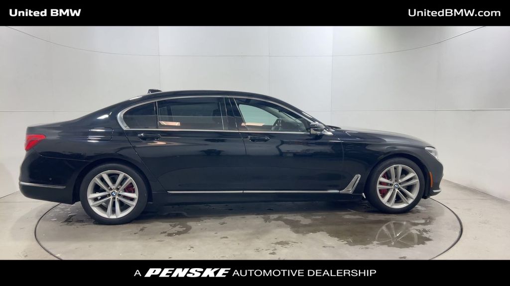 Thumbnail: 2016 BMW 7 Series - 9
