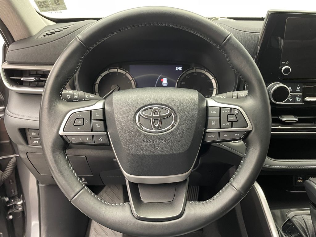 2023 Toyota Highlander XSE 21
