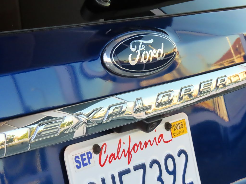 2013 Ford Explorer XLT 4