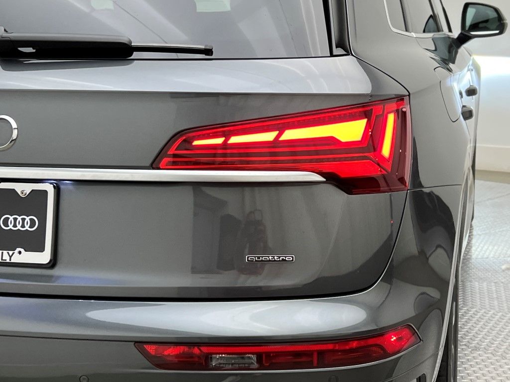 Thumbnail: 2023 Audi Q5 - 8