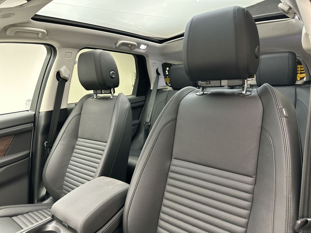 2024 Land Rover Discovery Sport S 7