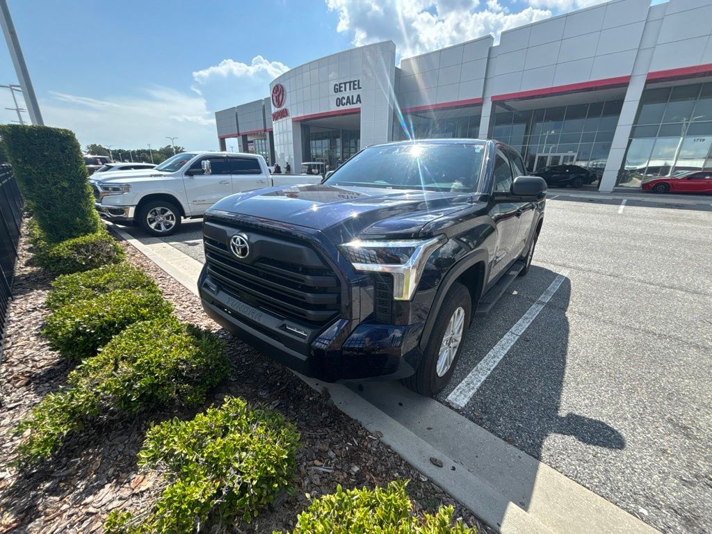Tundra　イタリア語 Pre-Owned 2024 Toyota Tundra SR5 4D CrewMax in #A421663A | Gettel