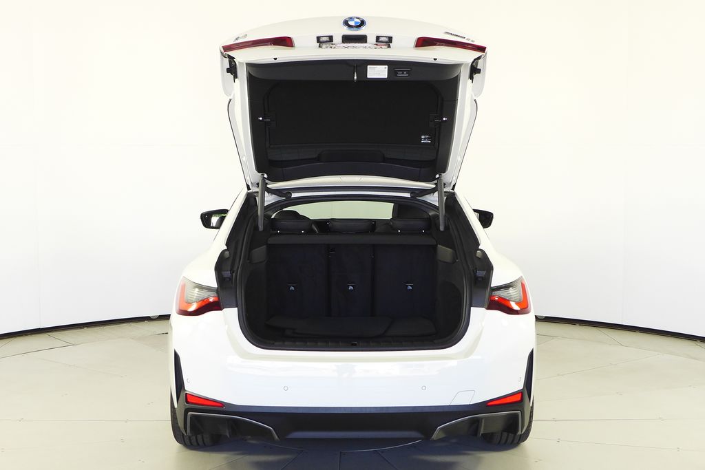 Thumbnail: 2023 BMW i4 - 10