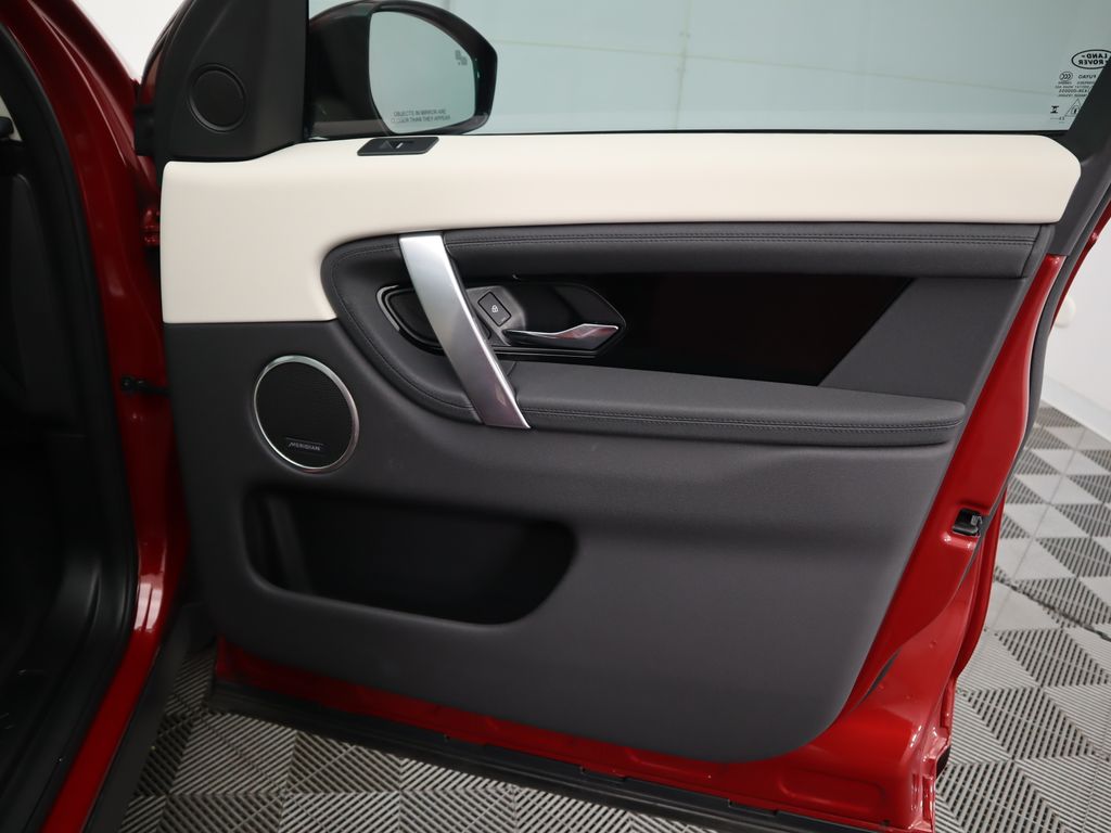 2024 Land Rover Discovery Sport S 25