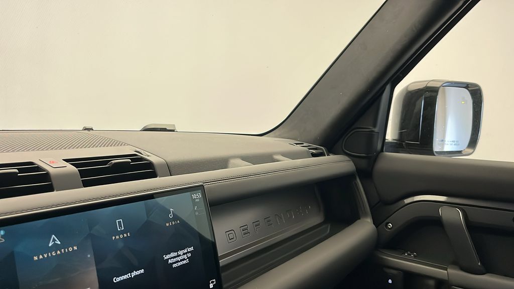 2025 Land Rover Defender 110 20