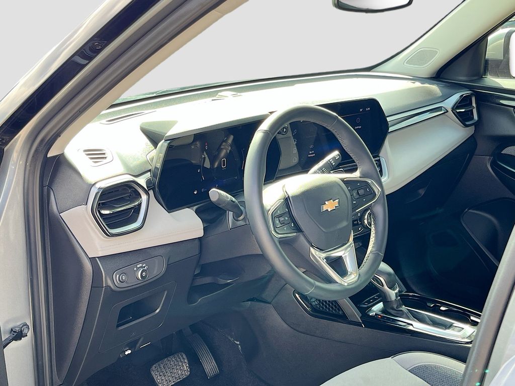 Used 2024 Gray Chevrolet LT image 9