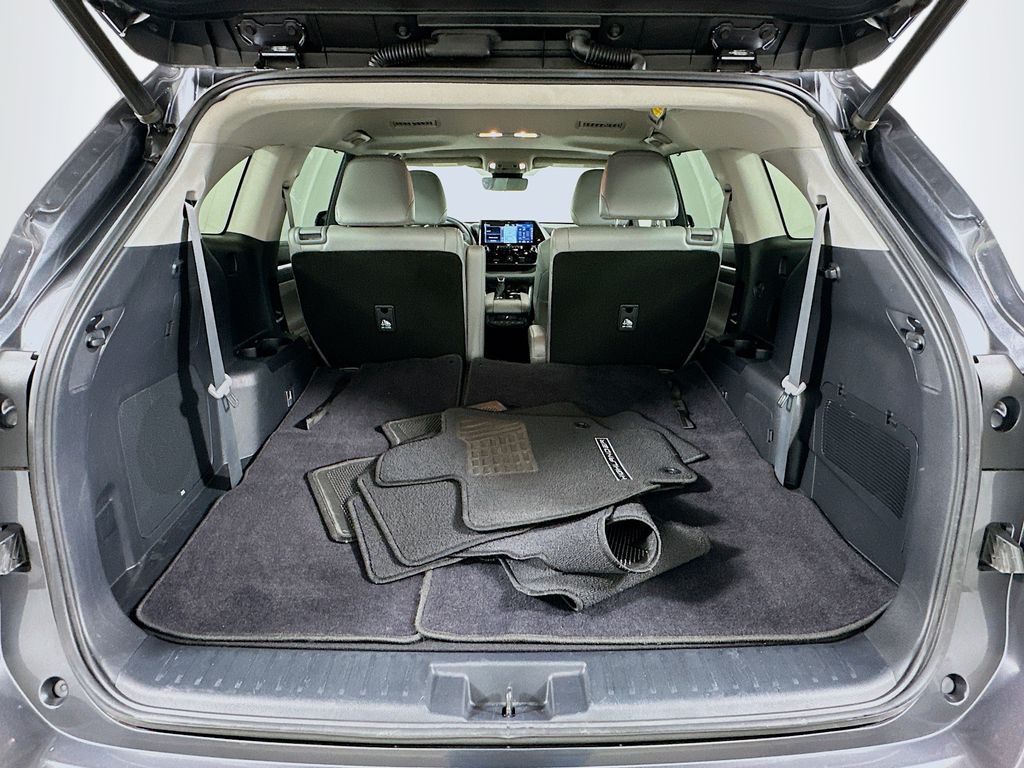 Thumbnail: 2021 Toyota Highlander - 27