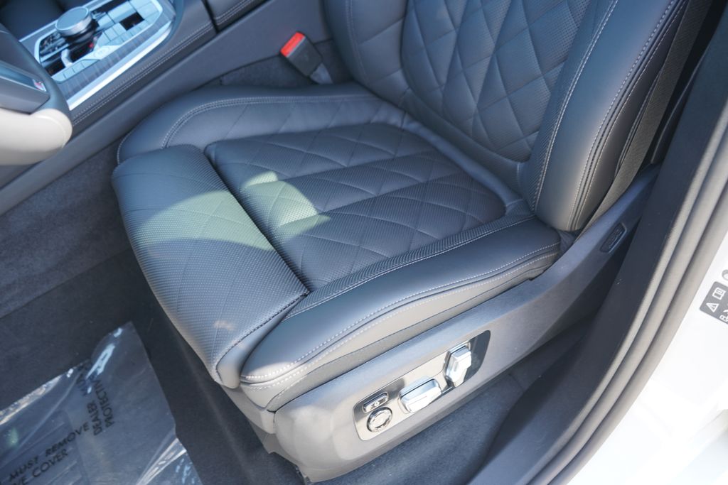 Thumbnail: 2026 BMW X5 - 10