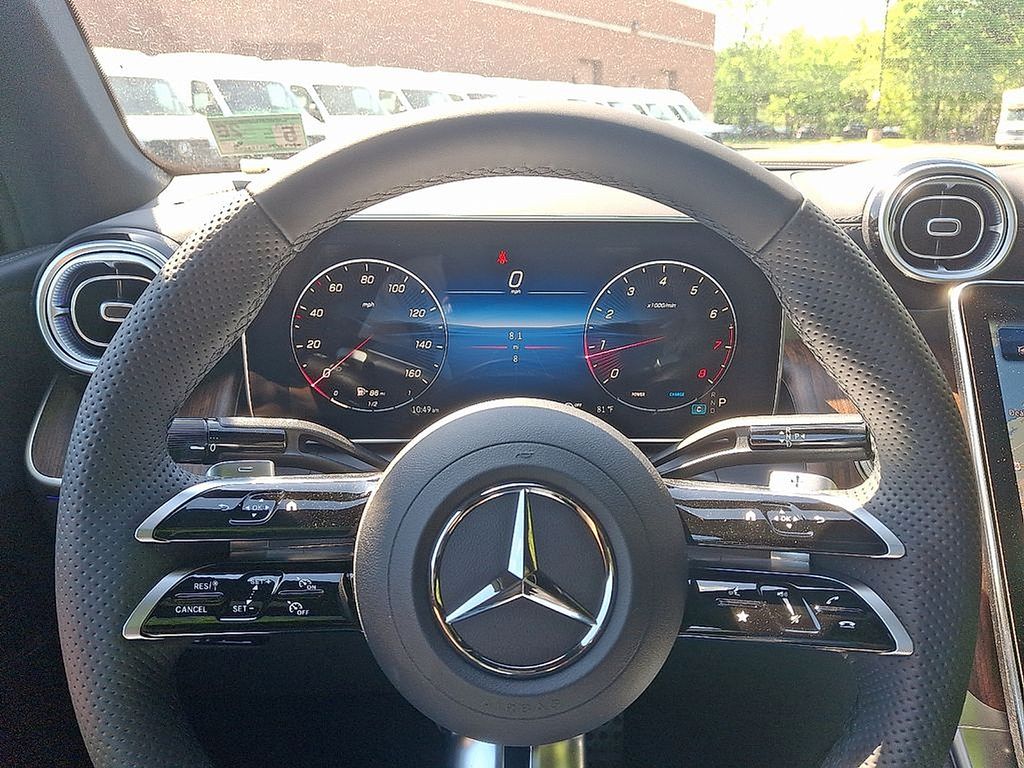 Thumbnail: 2025 Mercedes-Benz GLC - 17