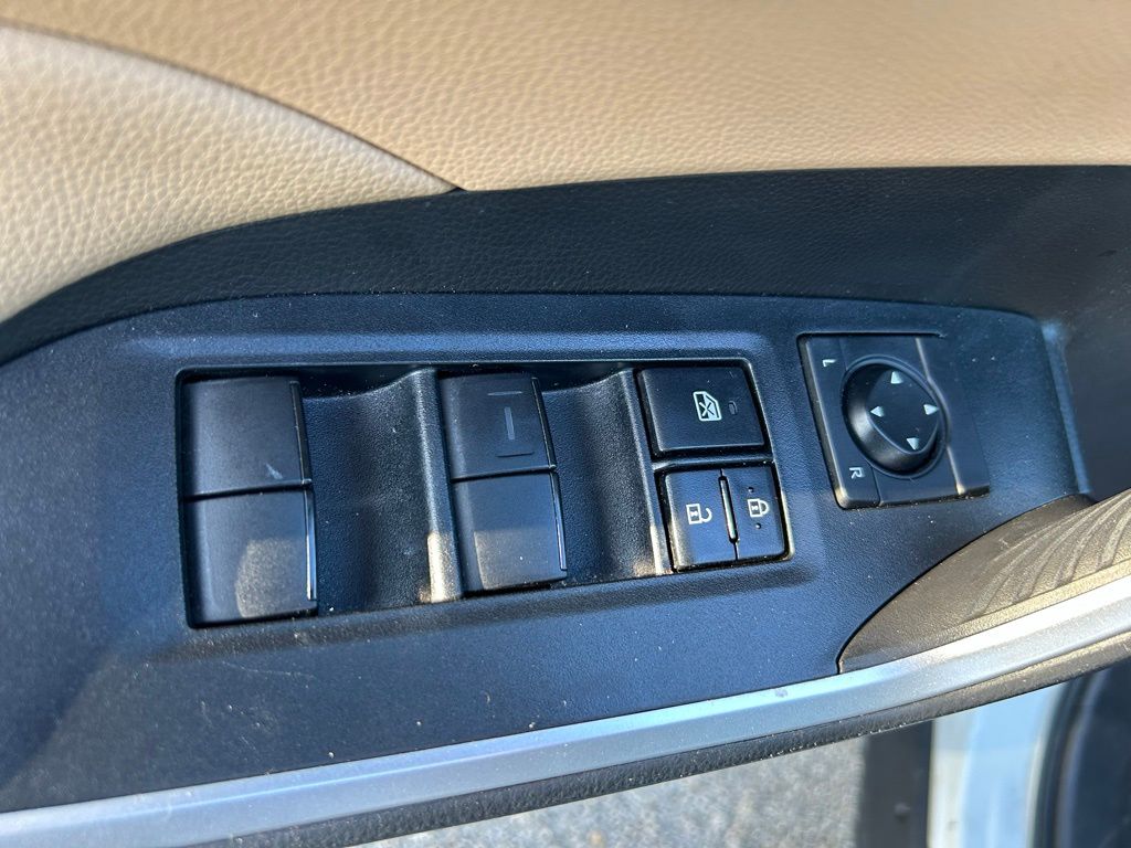 2022 Toyota RAV4 LE 16