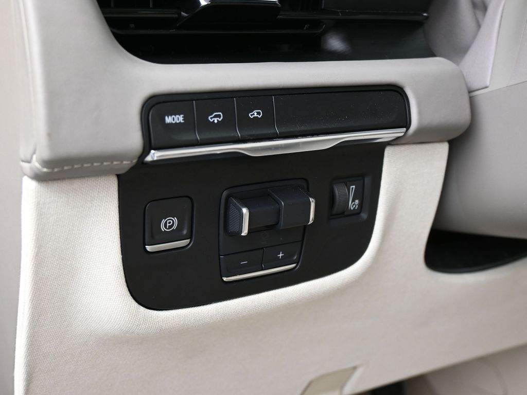 Used 2021 Black Raven Cadillac Sport Platinum image 16