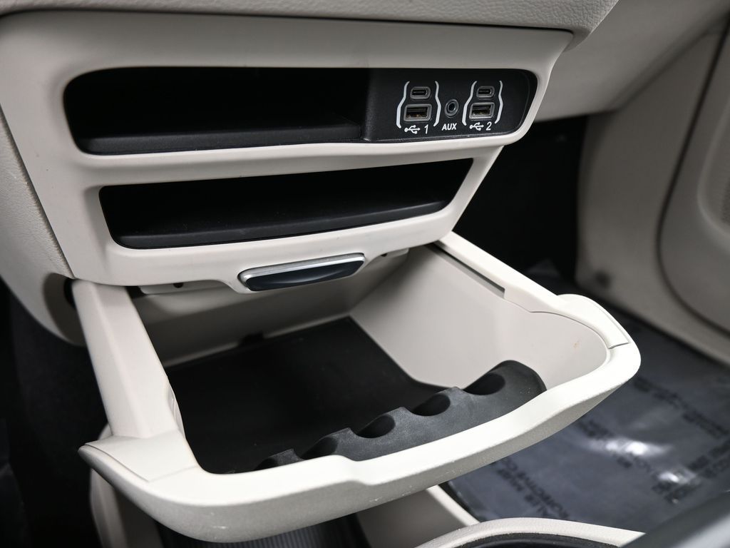 Used 2023 Bright White Clearcoat Chrysler Touring L image 26