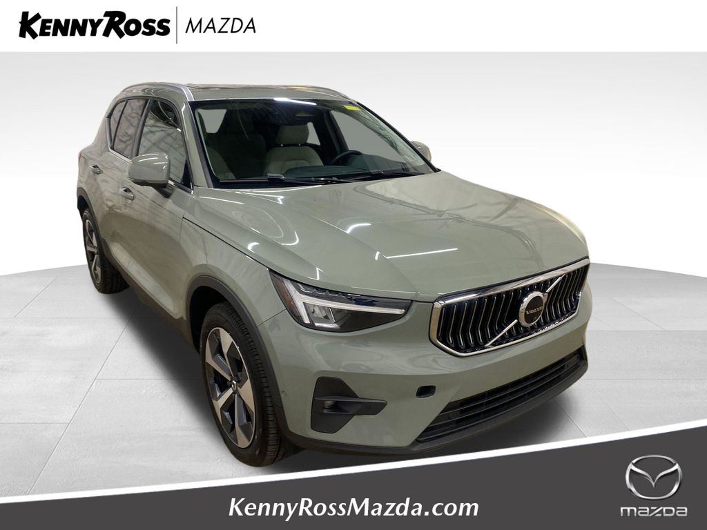 Sage Green Metallic 2023 Volvo XC40 B5 Plus Bright Theme AWD SUV / Crossover All-Wheel Drive Automatic
