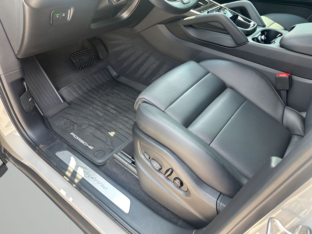 Used Car 2024 Porsche Cayenne  Base For Sale In Austin, Texas