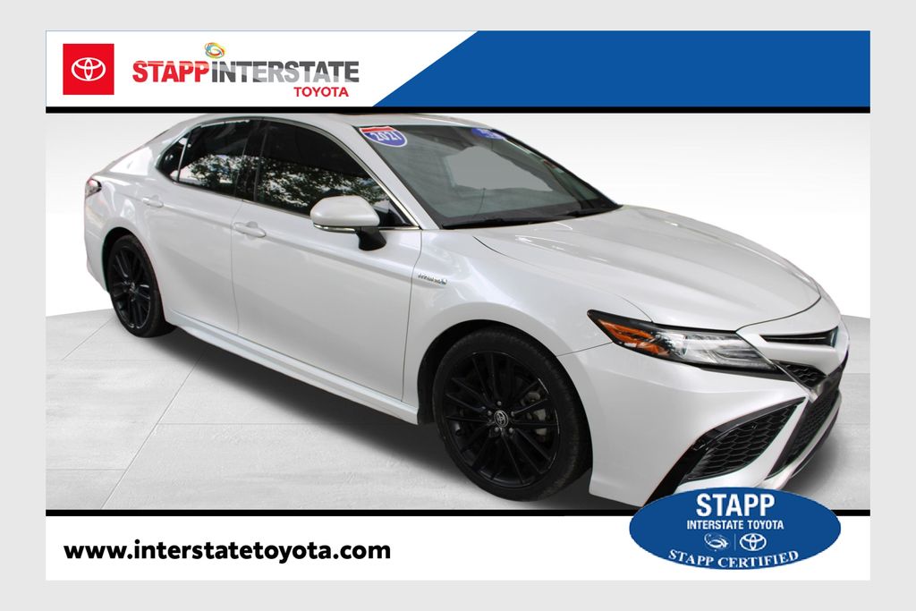 White (Wind Chill Pearl) 2021 Toyota Camry Hybrid XSE FWD Sedan Front-Wheel Drive Continuously Variable Transmission