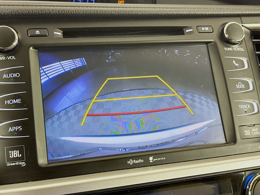 Thumbnail: 2014 Toyota Highlander - 14