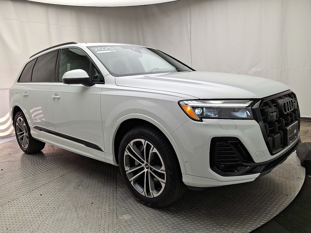 Thumbnail: 2025 Audi Q7 - 3
