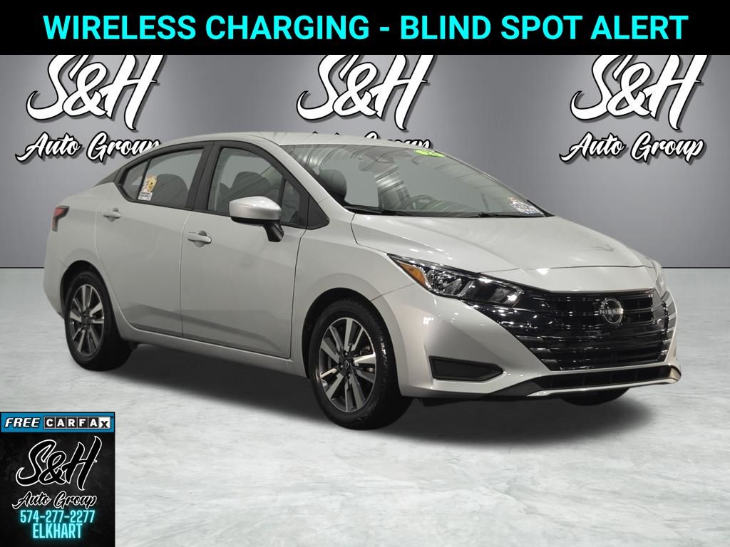 Brilliant Silver Metallic 2023 Nissan Versa Sedan Front-Wheel Drive Continuously Variable Transmission