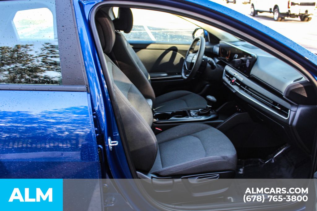 Used 2025 Blue Kia LXS image 21