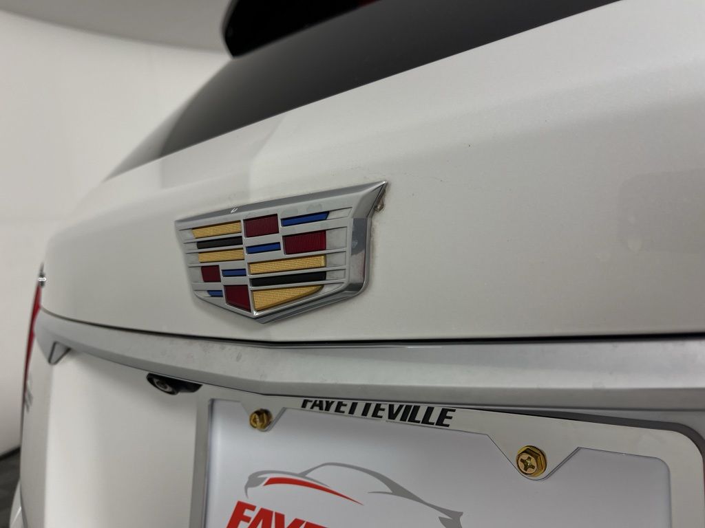 Thumbnail: 2023 Cadillac XT5 - 12