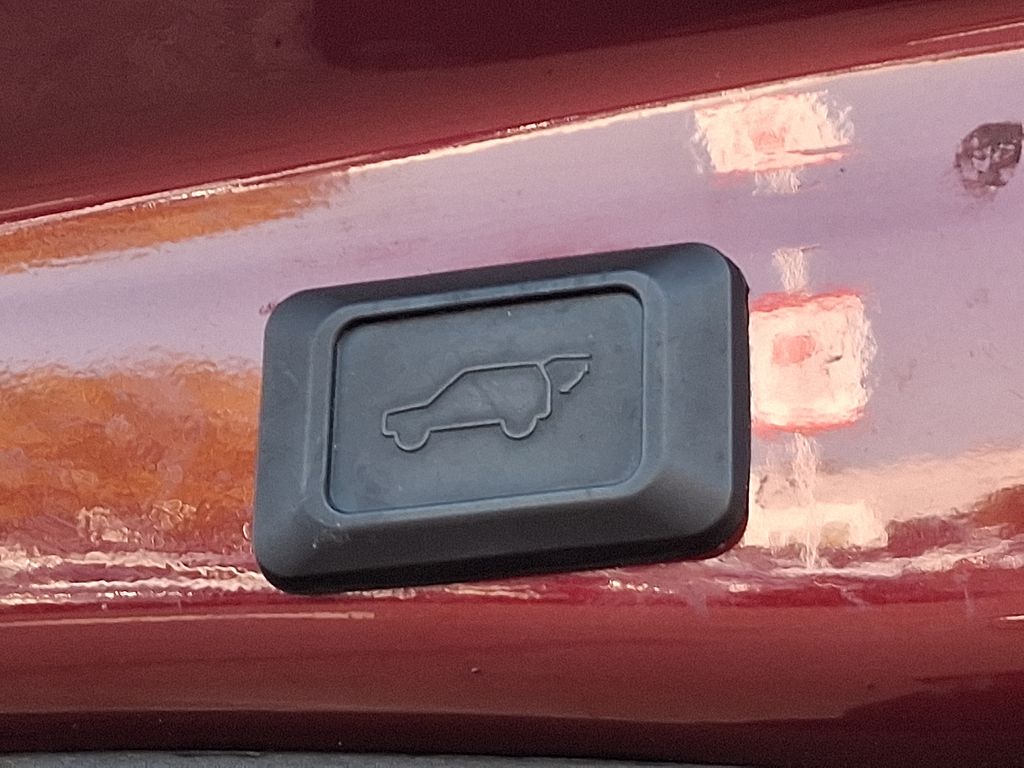 Thumbnail: 2020 Toyota RAV4 - 31