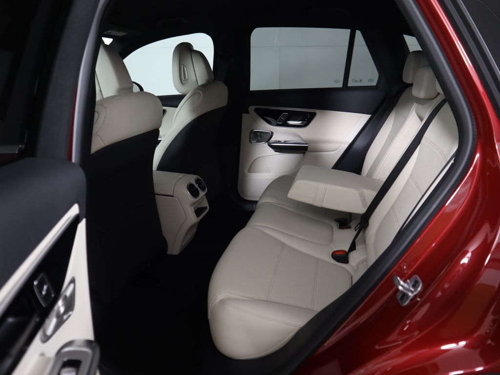 Thumbnail: 2026 Mercedes-Benz GLC - 23