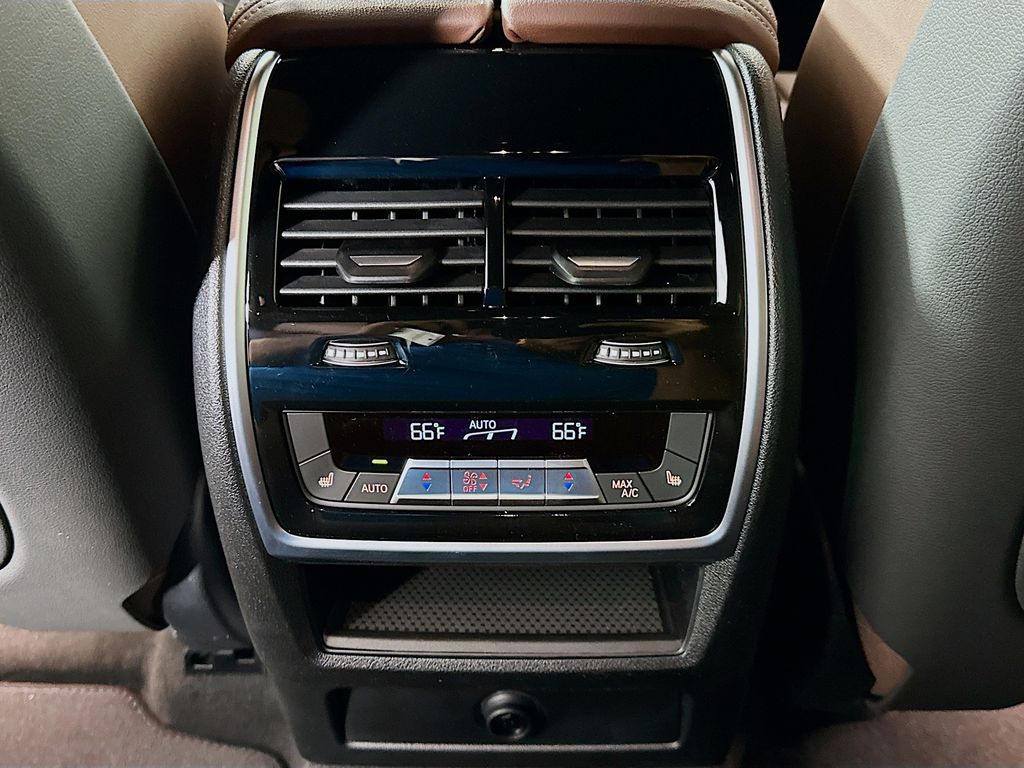 Thumbnail: 2026 BMW X6 - 18
