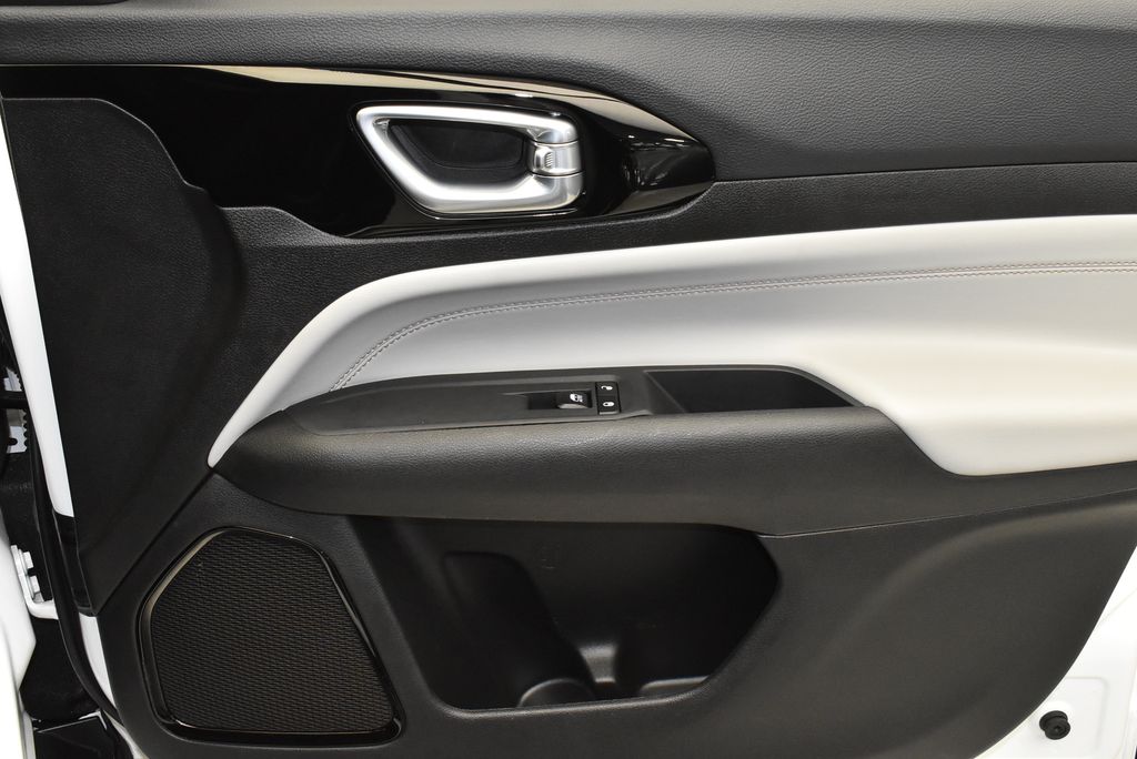 2024 Jeep Compass Limited 23