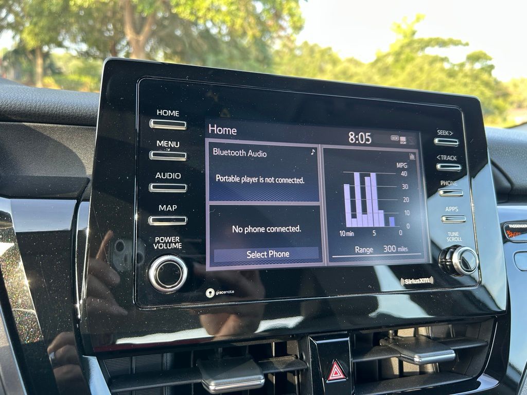 2021 Toyota Camry SE 24