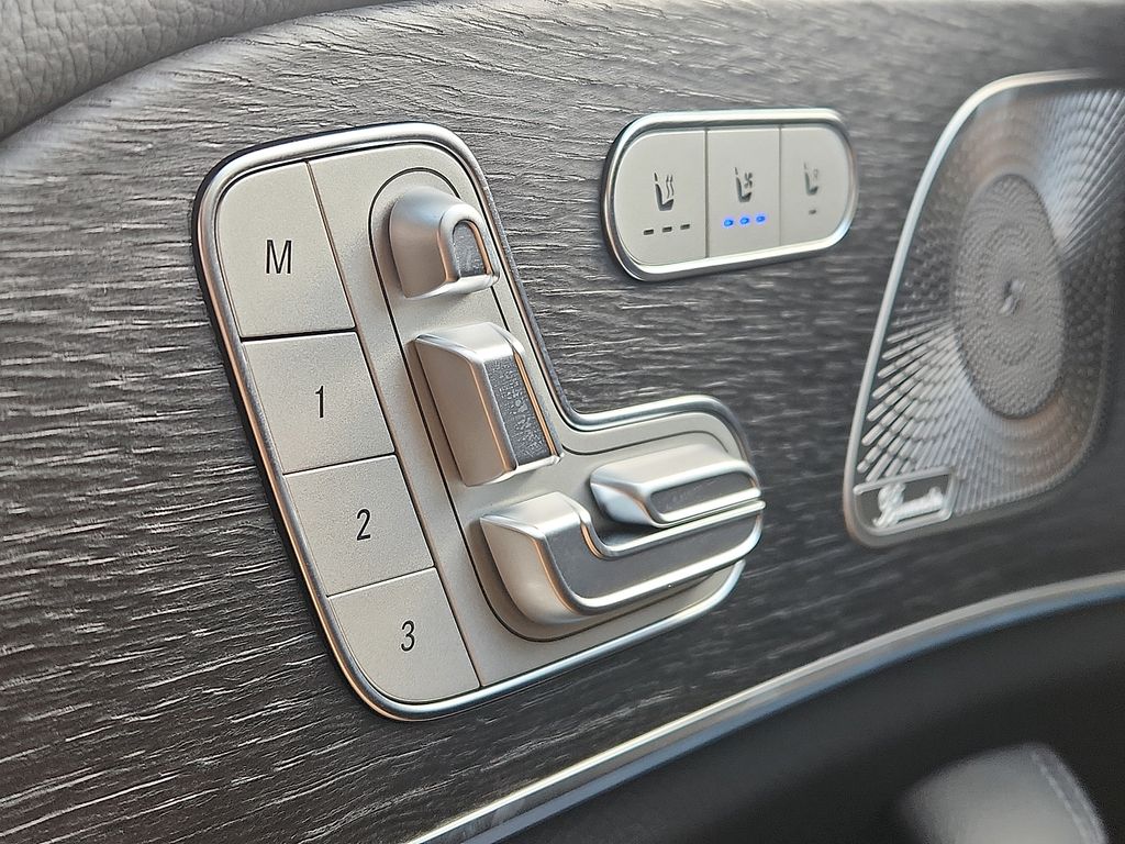 Thumbnail: 2026 Mercedes-Benz GLE - 16