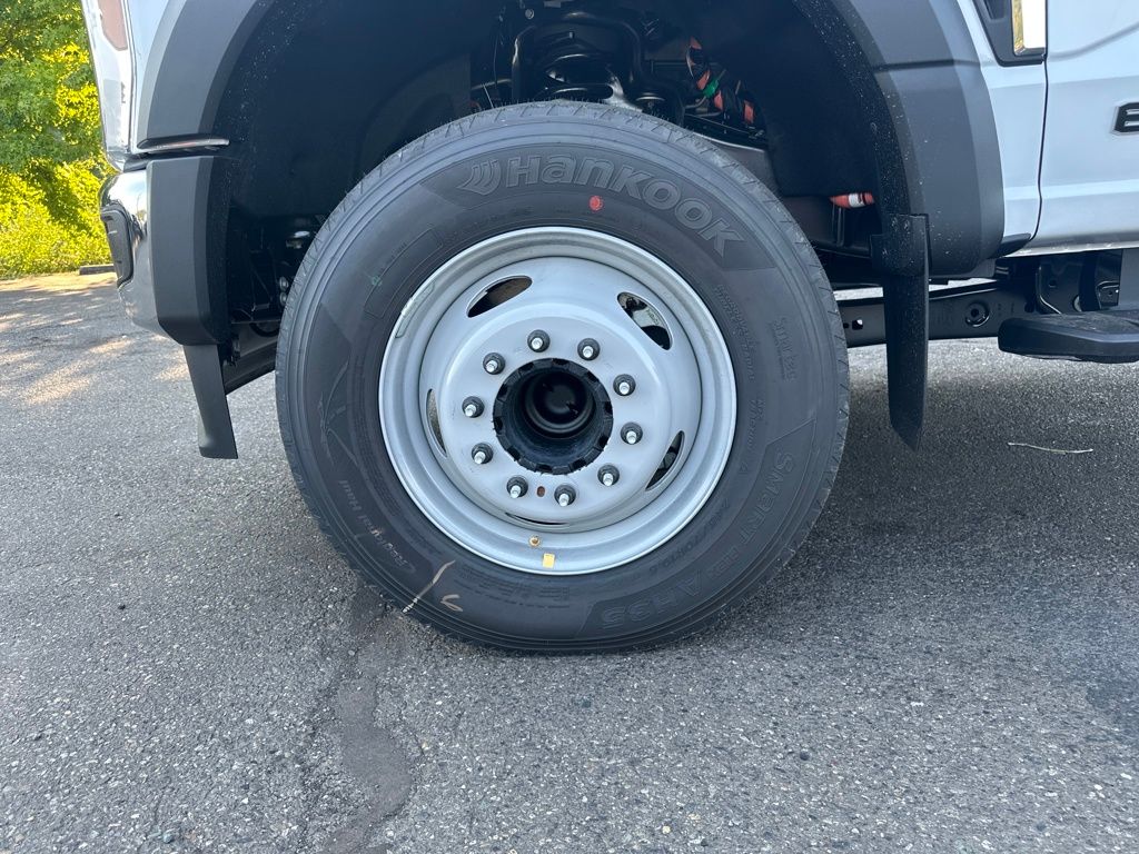 New 2025 Ford Super Duty F-600 Chassis Regular Cab (DRW) 169" Wheelbase XL