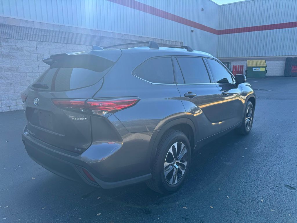 2021 Toyota Highlander XLE 5