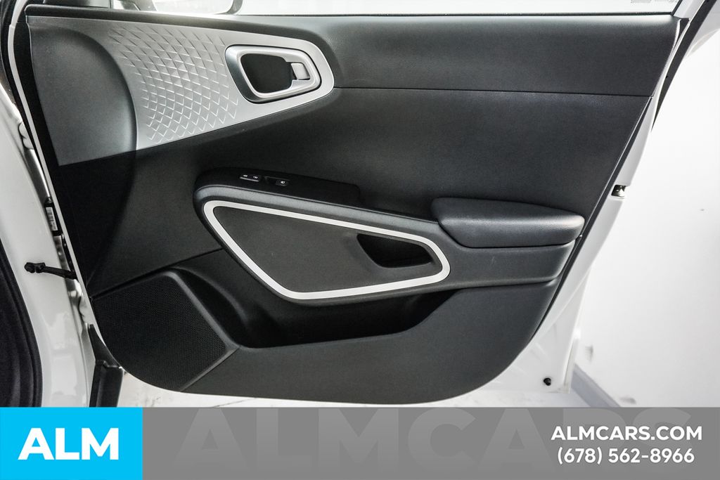 Used 2025 White Kia LX image 33