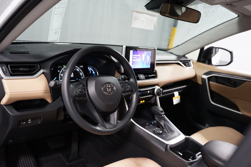 Thumbnail: 2025 Toyota RAV4 - 11