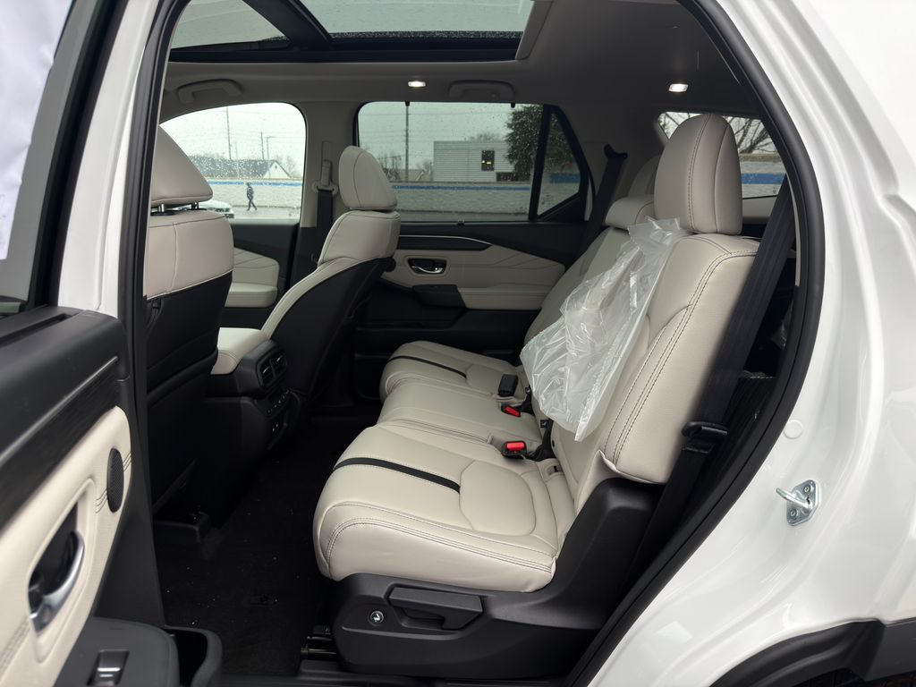 Thumbnail: 2026 Honda Pilot - 20