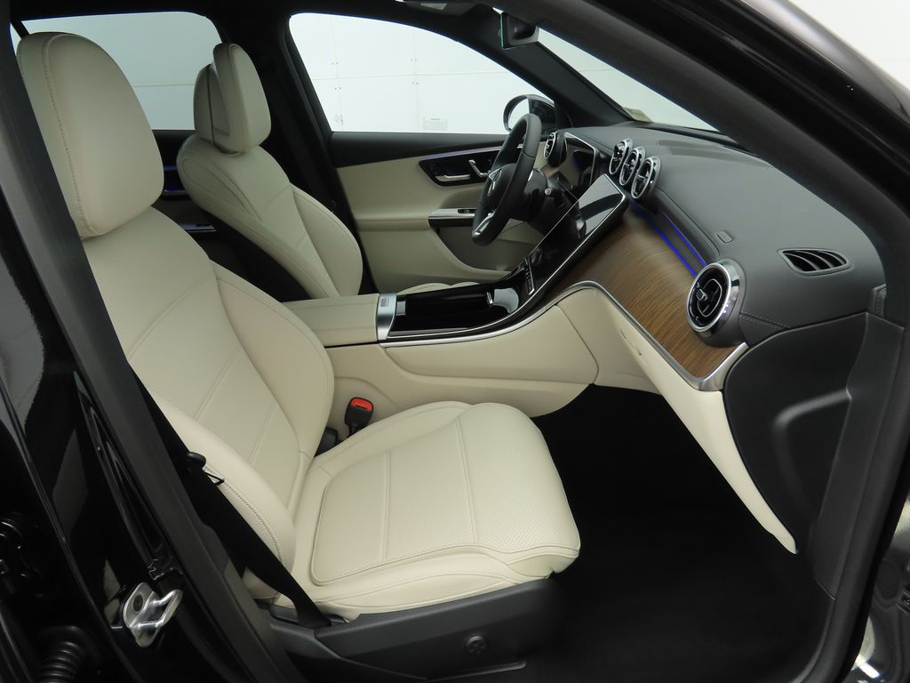 2024 Mercedes-Benz GLC 300 20