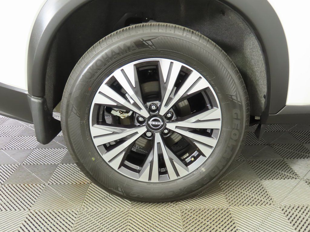 Thumbnail: 2023 Nissan Rogue - 32